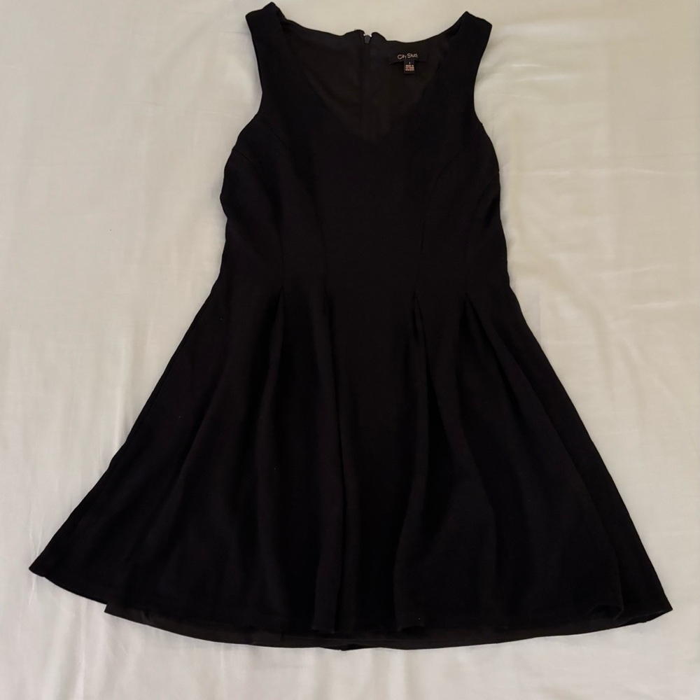 Elegant Black Sleeveless Dress